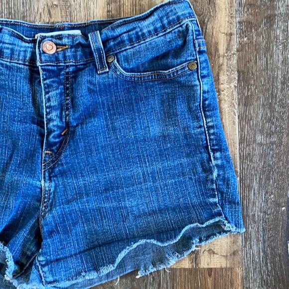 Levi’s Perfectly Slimming Cutoff Denim Shorts Size 8 - Picture 2 of 7